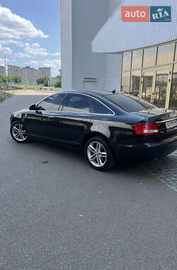 Седан Audi A6 2004 в 