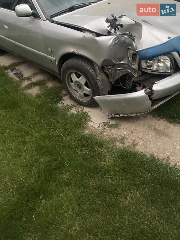 Седан Audi A6 1995 в Черновцах