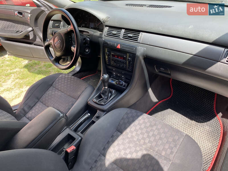 Седан Audi A6 2001 в Кременце