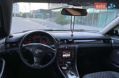 Седан Audi A6 2001 в 