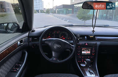 Седан Audi A6 2001 в 