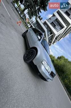 Универсал Audi A6 1998 в 