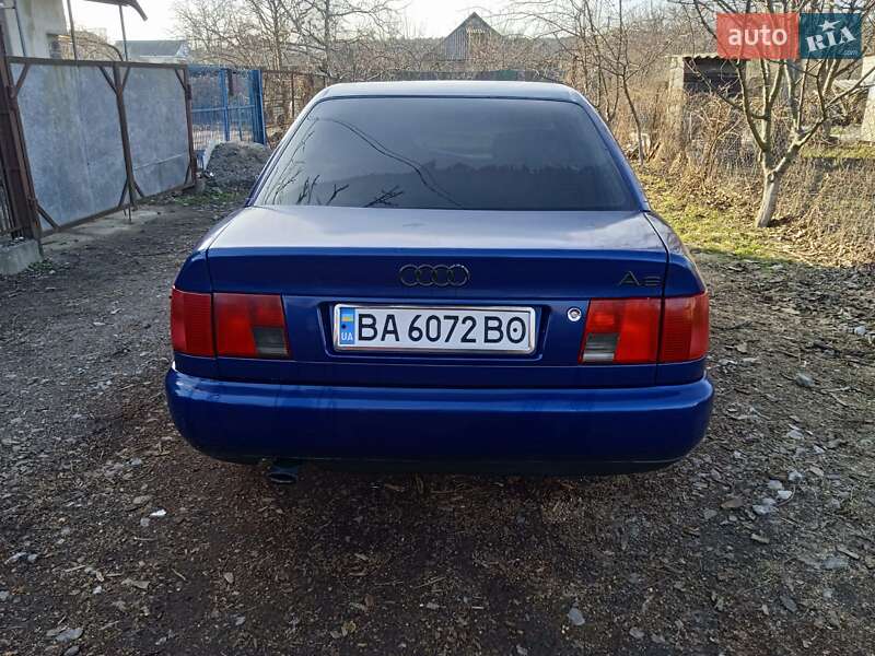 Седан Audi A6 1995 в Светловодске