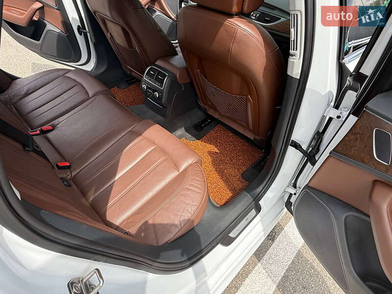 Седан Audi A6 2015 в Киеве