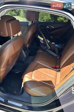Седан Audi A6 2012 в 