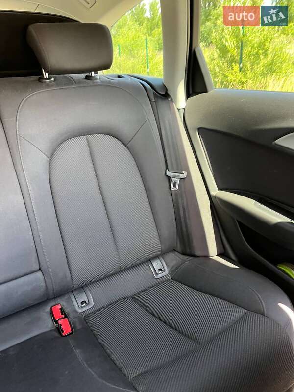Универсал Audi A6 2014 в Коростене