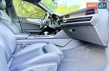 Универсал Audi A6 2018 в 