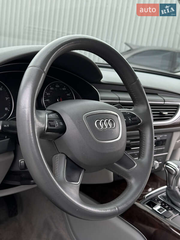 Седан Audi A6 2014 в Лубнах