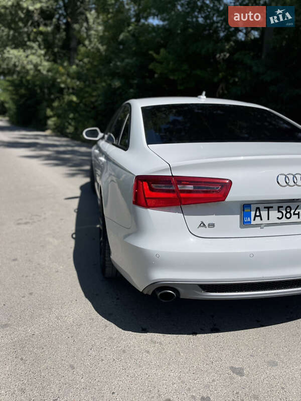Седан Audi A6 2013 в Чернівцях