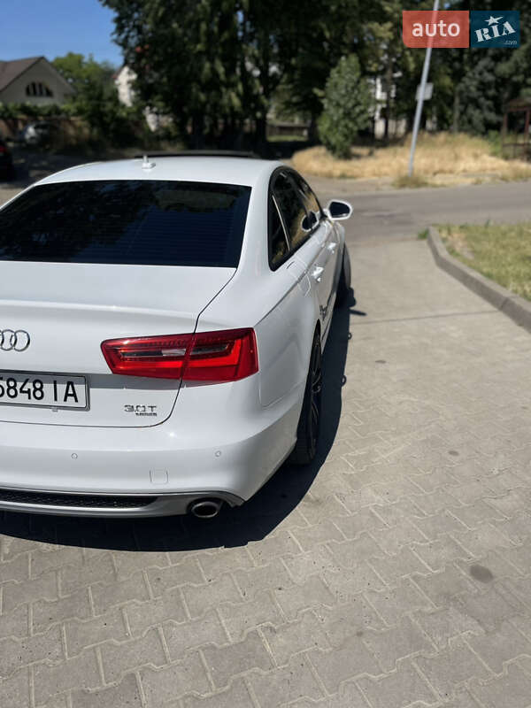 Седан Audi A6 2013 в Чернівцях