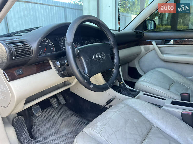 Седан Audi A6 1997 в Кременце