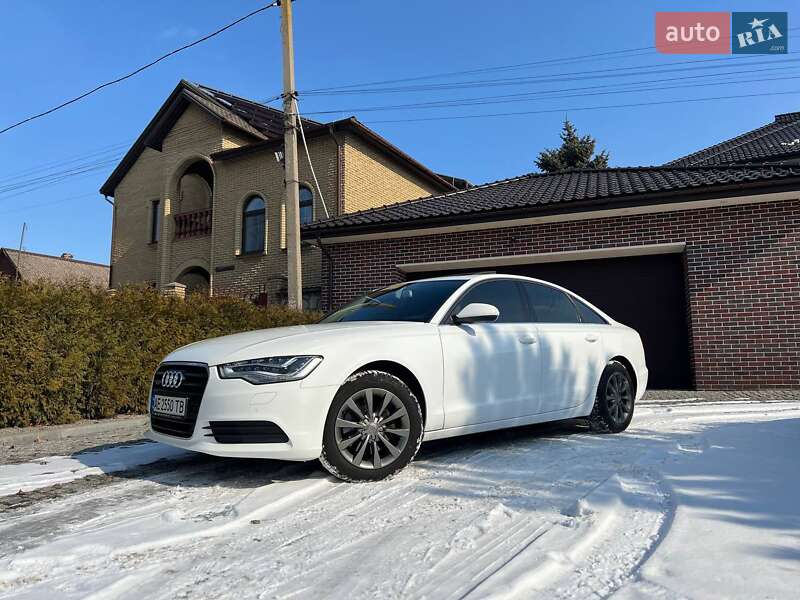Седан Audi A6 2012 в 