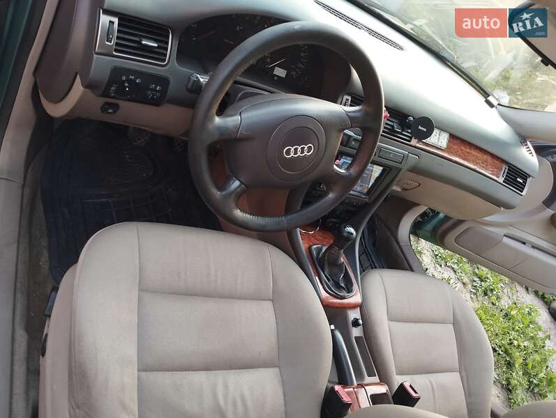 Седан Audi A6 2000 в Глухове