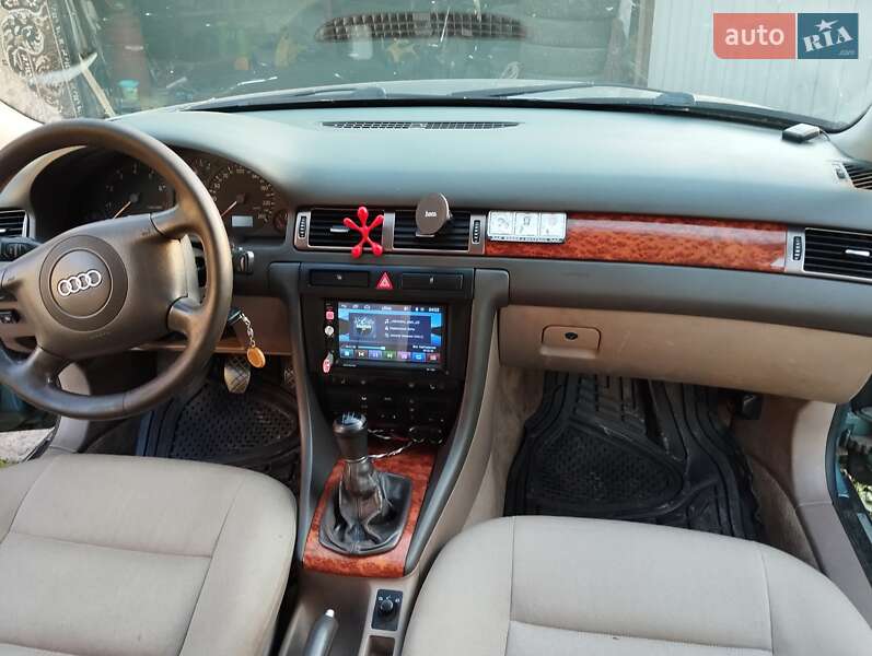 Седан Audi A6 2000 в Глухове