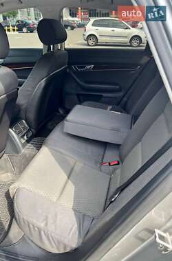 Седан Audi A6 2004 в 