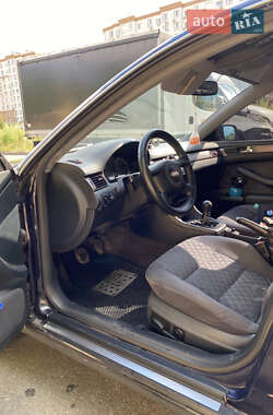 Седан Audi A6 2000 в 