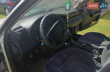 Седан Audi A6 1995 в Самборе