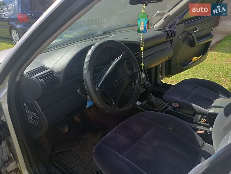 Седан Audi A6 1995 в Самборе