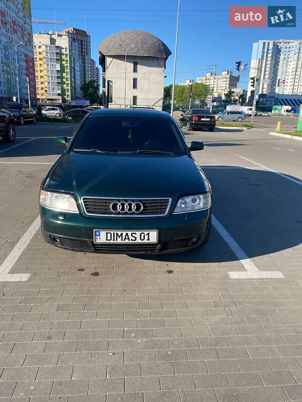 Седан Audi A6 1998 в Березні