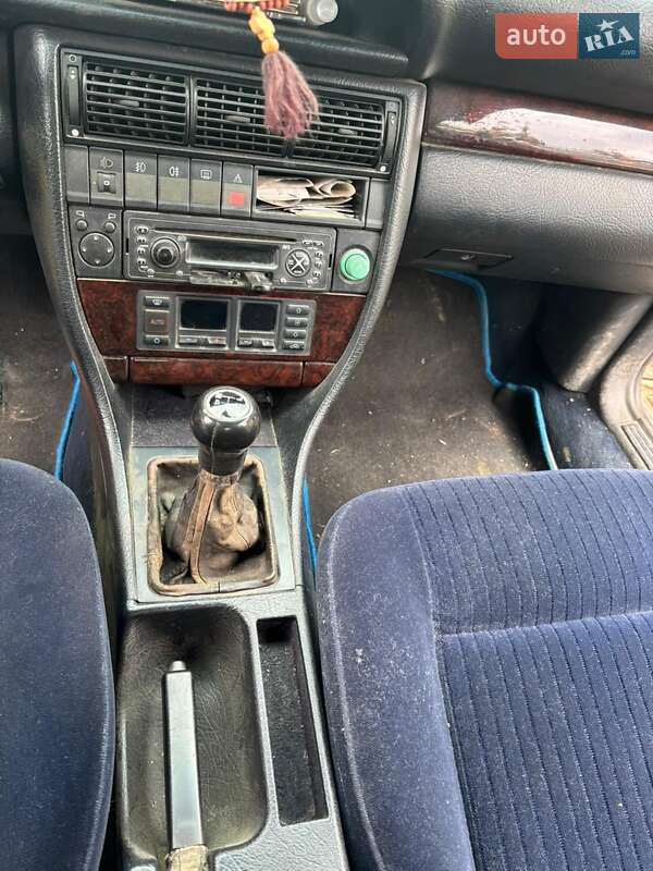 Седан Audi A6 1994 в Черновцах