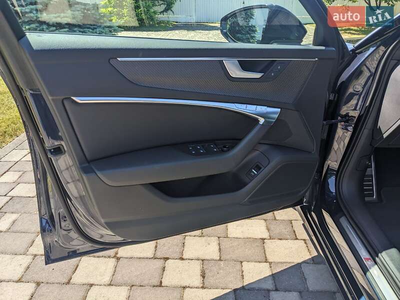 Седан Audi A6 2022 в Львове