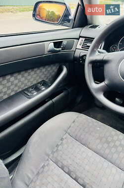 Седан Audi A6 2002 в 