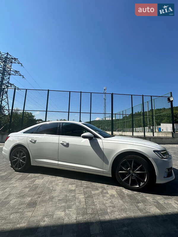 Седан Audi A6 2021 в 