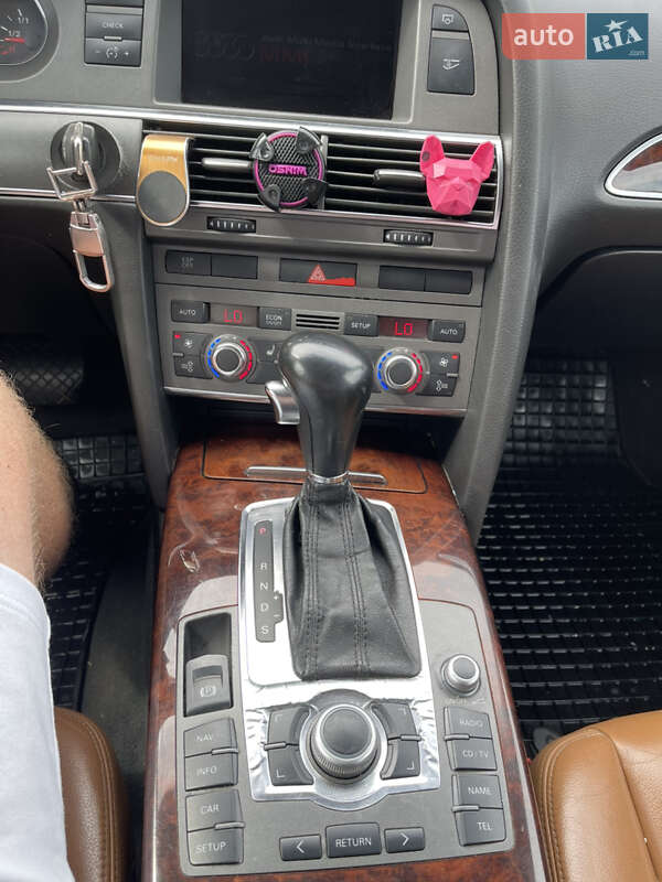 Седан Audi A6 2004 в Городку