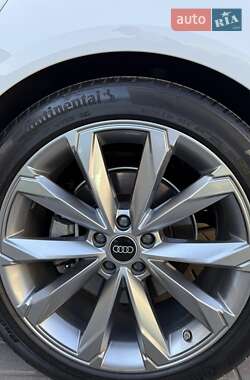 Седан Audi A6 2022 в 