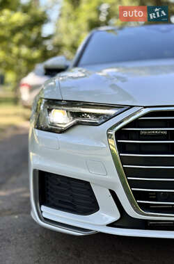 Седан Audi A6 2019 в 