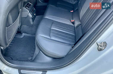 Седан Audi A6 2019 в 