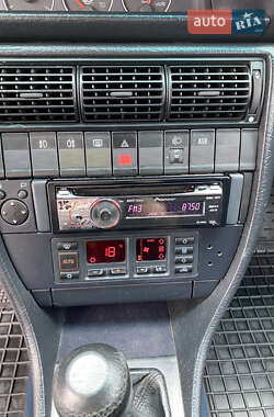 Седан Audi A6 1995 в 