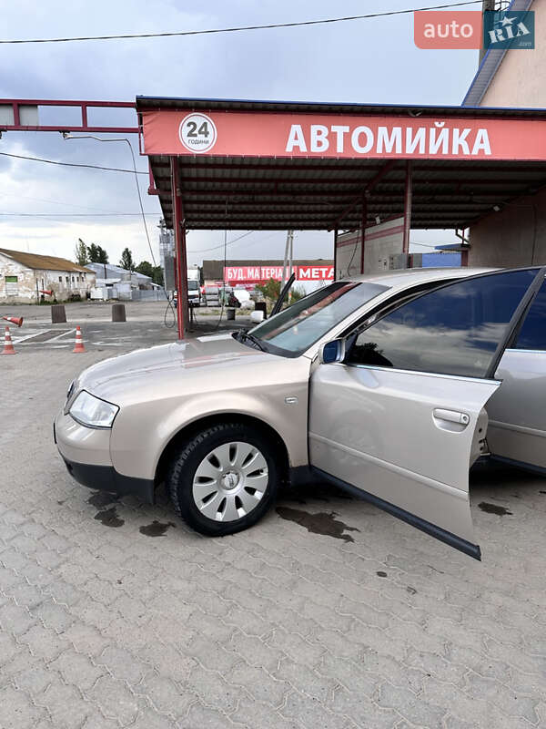 Седан Audi A6 1998 в Тростянці