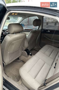 Седан Audi A6 1998 в 