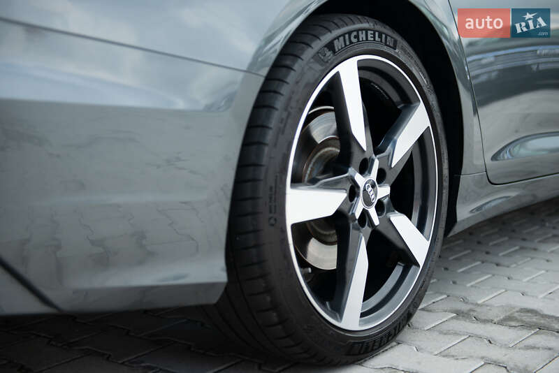 Седан Audi A6 2018 в Мукачево