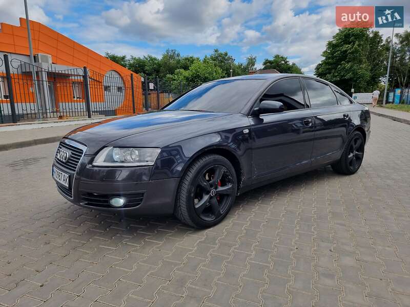 Седан Audi A6 2004 в 