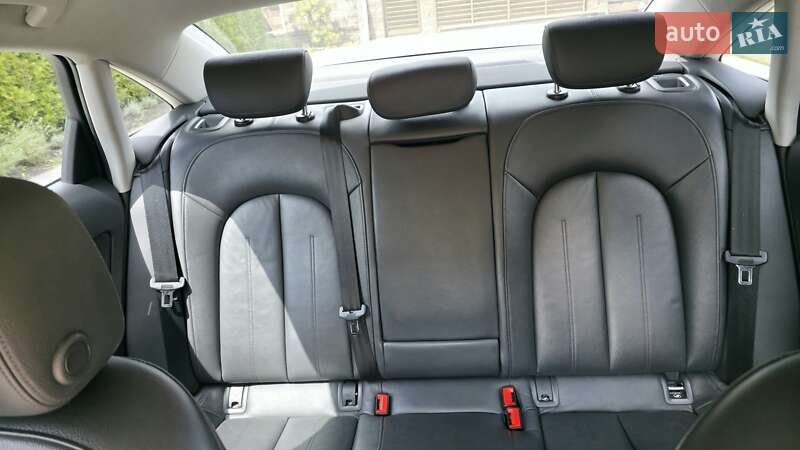 Седан Audi A6 2015 в Харькове