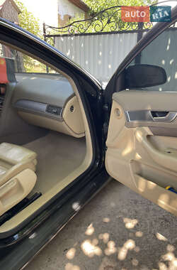 Седан Audi A6 2004 в 