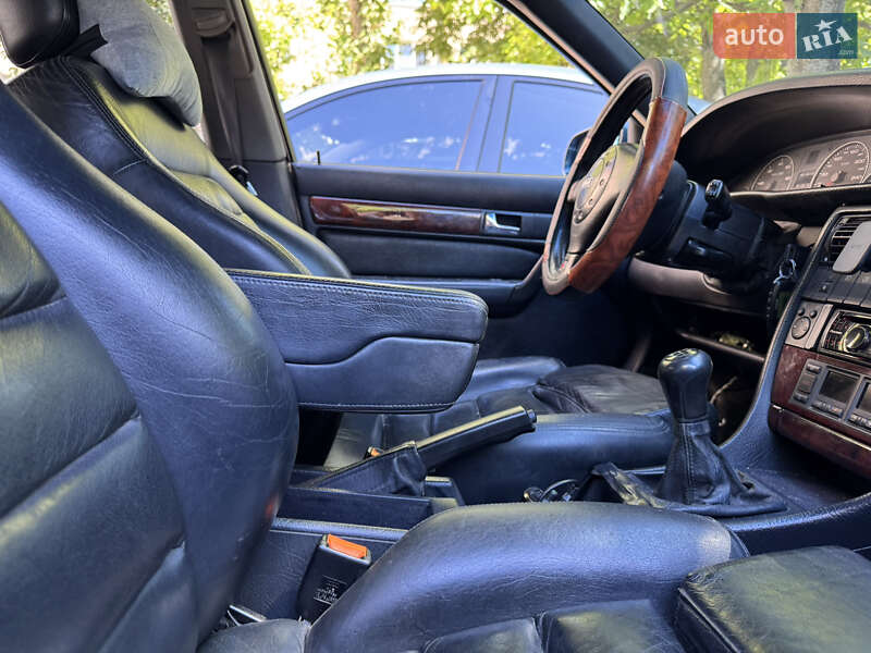 Седан Audi A6 1995 в Луцке