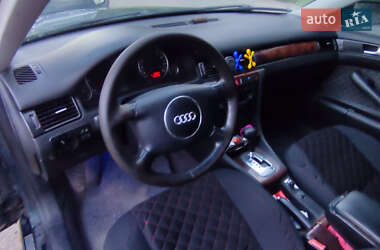 Седан Audi A6 2003 в 