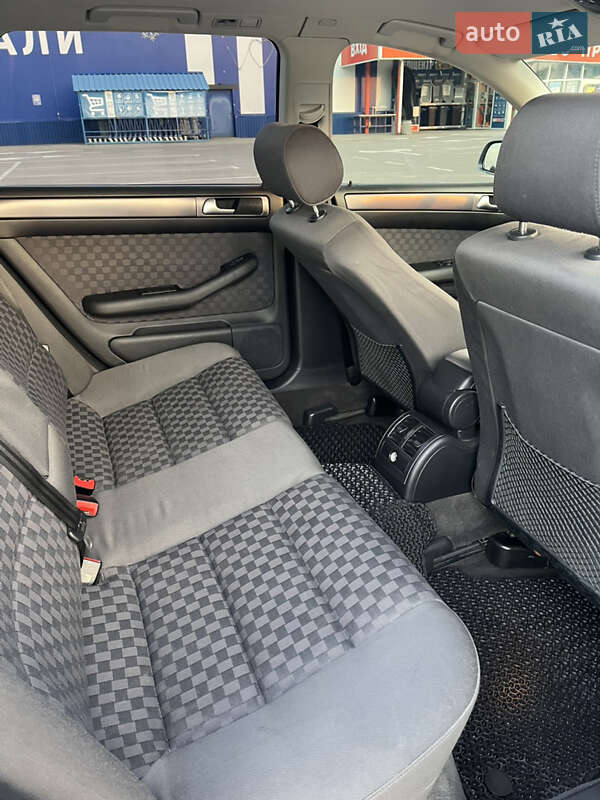 Универсал Audi A6 2004 в Нововолынске