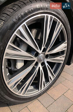 Седан Audi A6 2019 в 