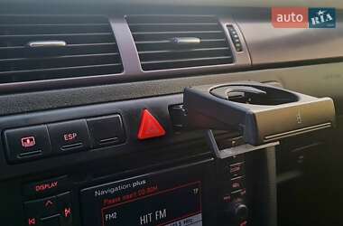 Седан Audi A6 2004 в 