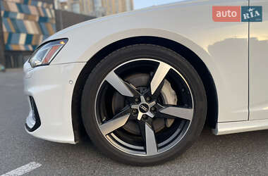 Седан Audi A6 2020 в 