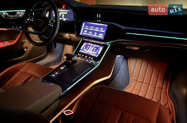 Седан Audi A6 2022 в 