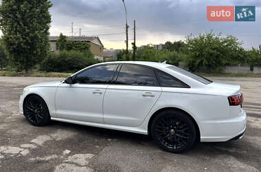 Седан Audi A6 2015 в 