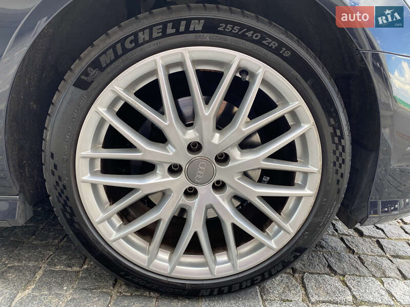 Седан Audi A6 2018 в Киеве