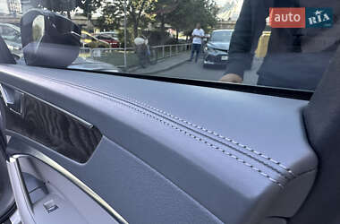 Седан Audi A6 2019 в 
