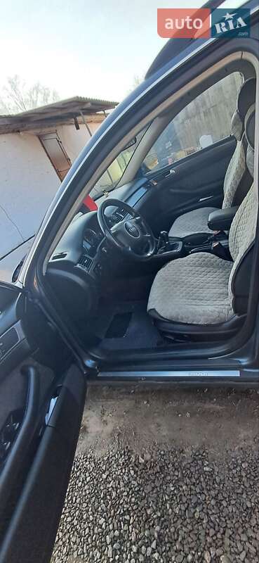 Универсал Audi A6 2003 в Костополе