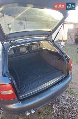 Универсал Audi A6 2003 в Костополе